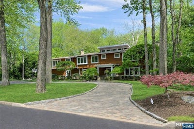 /international/us/100-dyer-court-norwood-nj-110108489383/