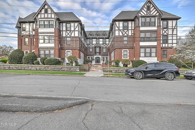 /international/us/701-w-locust-street-johnson-city-tn-110106974323/