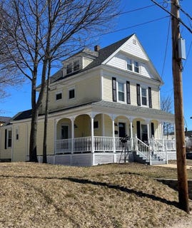 /international/us/312-pine-street-rumford-me-110107401421/