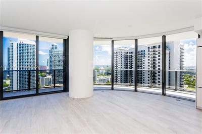 /international/us/45-sw-9-street-miami-fl-110108553272/
