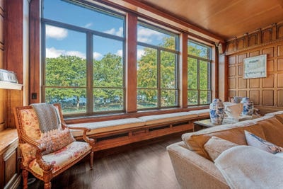 /international/us/414-beacon-street-parlor-boston-ma-110120410814/