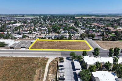 /international/us/tuolumne-street-parlier-ca-110108069958/