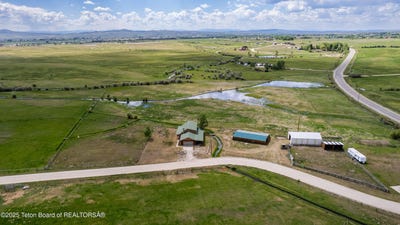 /international/us/8-looney-lane-pinedale-wy-110100155867/