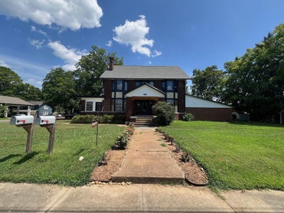 /international/us/476-e-boswell-batesville-ar-110101120573/