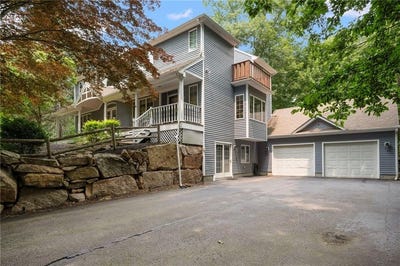 /international/us/165-lynn-circle-east-greenwich-ri-110110341930/