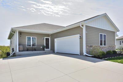 /international/us/1358-scenic-pointe-ct-hartford-wi-110107846045/