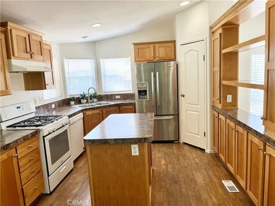 /international/us/11401-n-topanga-cy-chatsworth-ca-110100807822/