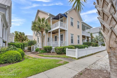 /international/us/205-silver-sloop-way-carolina-beach-nc-110107997152/