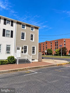 /international/us/208-st-mary-burlington-nj-110120461101/