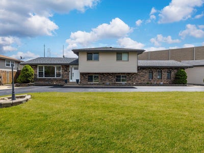 /international/us/8625-w-81st-street-justice-il-110107682830/