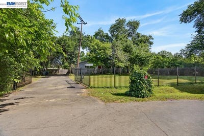 /international/us/3590-park-rd-sacramento-ca-110107831103/