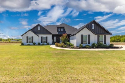 /international/us/5187-county-road-3228-lone-oak-tx-110096954302/?lang=en
