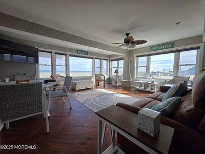 /international/us/42-dune-terrace-seaside-heights-nj-110103125247/
