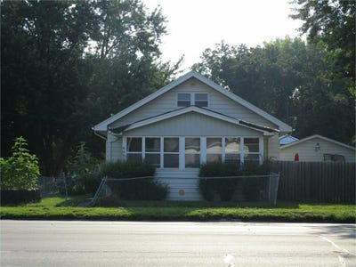 /international/us/822-broadway-street-waterloo-ia-110109188560/