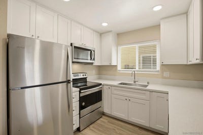 /international/us/830-w-lincoln-ave-escondido-ca-110107587017/
