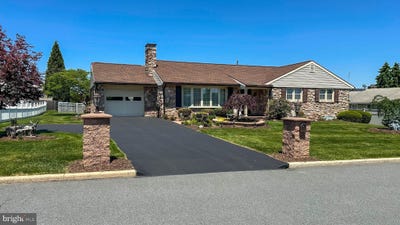 /international/us/613-floret-avenue-reading-pa-110108475356/