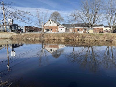 /international/us/45-main-street-conway-nh-110107464105/