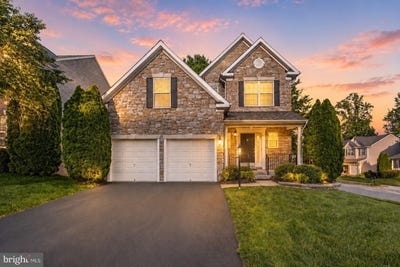 /international/us/15225-muddy-creek-court-woodbridge-va-110108076394/