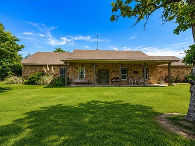 /international/us/426-county-road-3435-paradise-tx-110119510952/