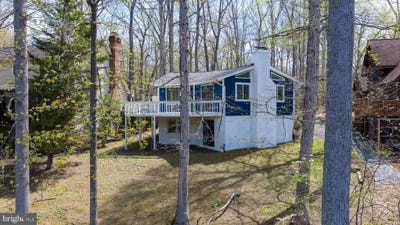 /international/us/119-larkspur-lane-locust-grove-va-110120584622/