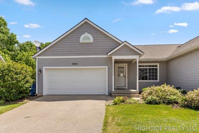 /international/us/644-wren-court-middleville-mi-110108801879/