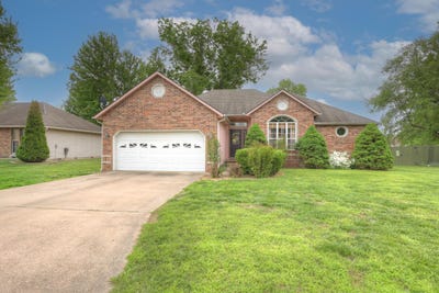 /international/us/104-briar-meadow-drive-carl-junction-mo-110107554314/