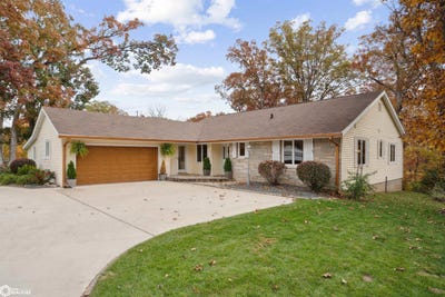 /international/us/2544-surrey-road-burlington-ia-110098300233/