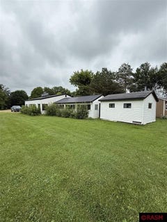 /international/us/106-n-shore-drive-elysian-mn-110100839884/