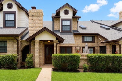 /international/us/10819-crown-colony-dr-austin-tx-110109163583/
