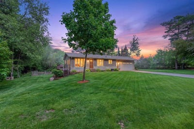 /international/us/1161-weeping-willow-drive-wisconsin-rapids-wi-110108169587/