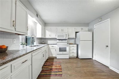 /international/us/12704-w-110th-terrace-overland-park-ks-110100679066/