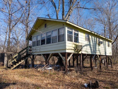 /international/us/holly-grove-ar-110096825725/