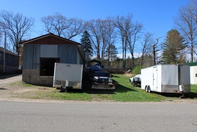 /international/us/317-cherry-street-houghton-lake-mi-110104417319/
