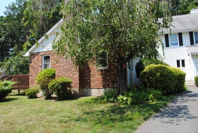 /international/us/enfield-ct-110101255612/