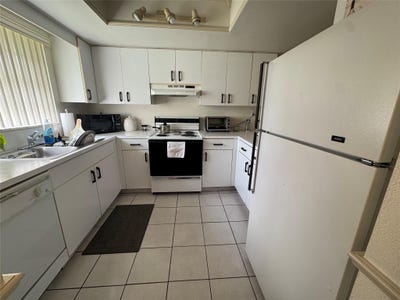 /international/us/11183-nw-7th-street-miami-fl-110106581861/