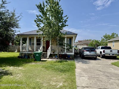 /international/us/658-union-street-bay-saint-louis-ms-110109119570/