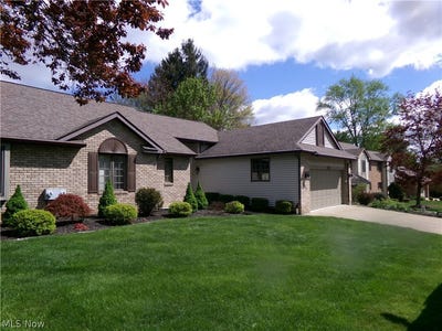 /international/us/4911-pond-drive-nw-north-canton-oh-110107787815/