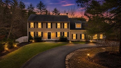 /international/us/159-high-st-carver-ma-110107081400/