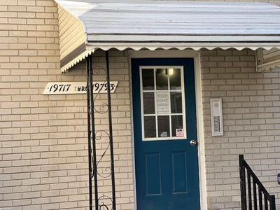 /international/us/19791-martin-road-saint-clair-shores-mi-110090732815/
