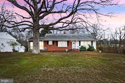 /international/us/12605-five-mile-road-fredericksburg-va-110107652830/