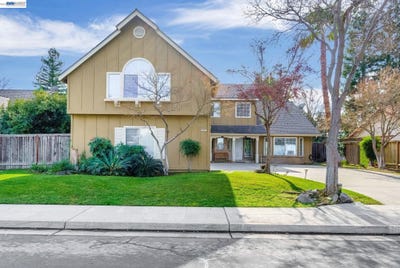 /international/us/2034-wrenwood-ave-clovis-ca-110120563582/