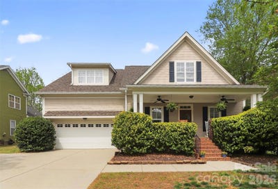 /international/us/366-shoreline-parkway-tega-cay-sc-110108496546/