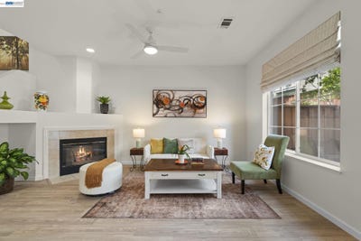 /international/us/10706-ian-ln-dublin-ca-110119432653/