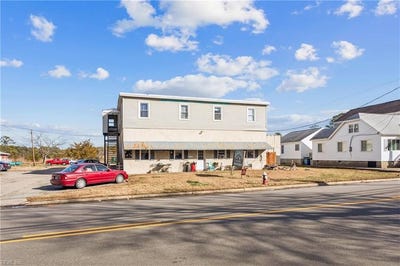 /international/us/1221-poquoson-avenue-poquoson-va-110104302938/