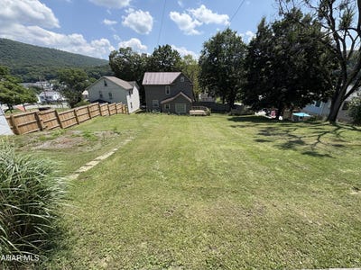 /international/us/1006-main-street-saxton-pa-110101091225/