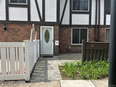 /international/us/103-birchwood-road-medford-ny-110107514270/