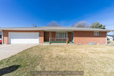 /international/us/302-circle-drive-doniphan-ne-110106447177/