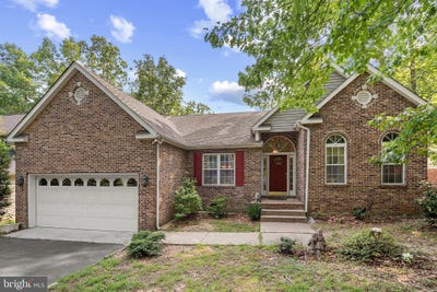 /international/us/103-eagle-court-locust-grove-va-110109389302/