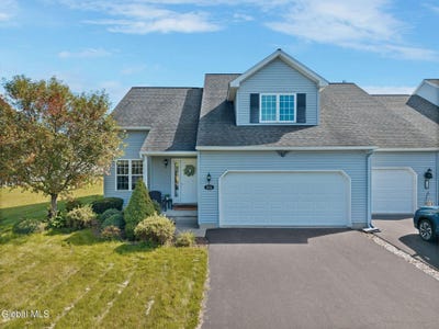 /international/us/18a-pointe-w-drive-clifton-park-ny-110120038479/
