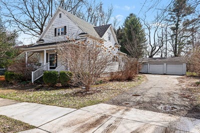 /international/us/100-westwood-street-hillsdale-mi-110106586337/